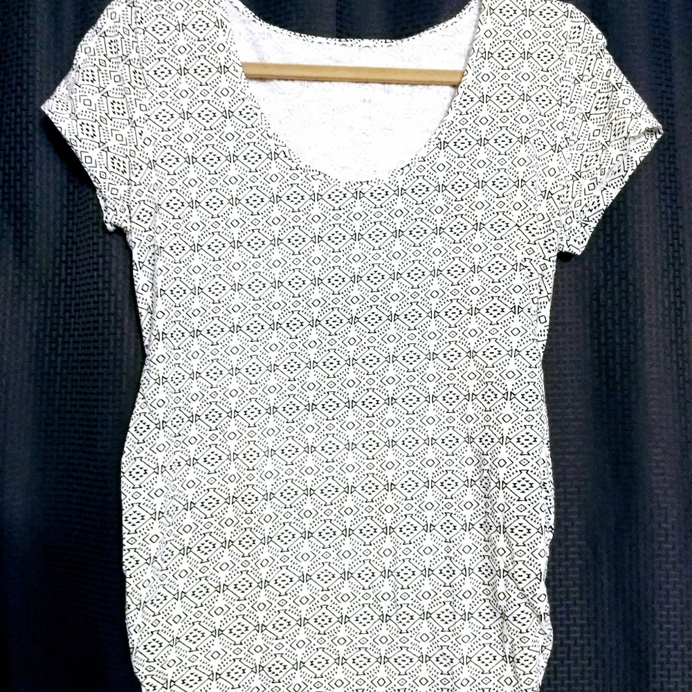 Maternity Tee Medium Old Navy